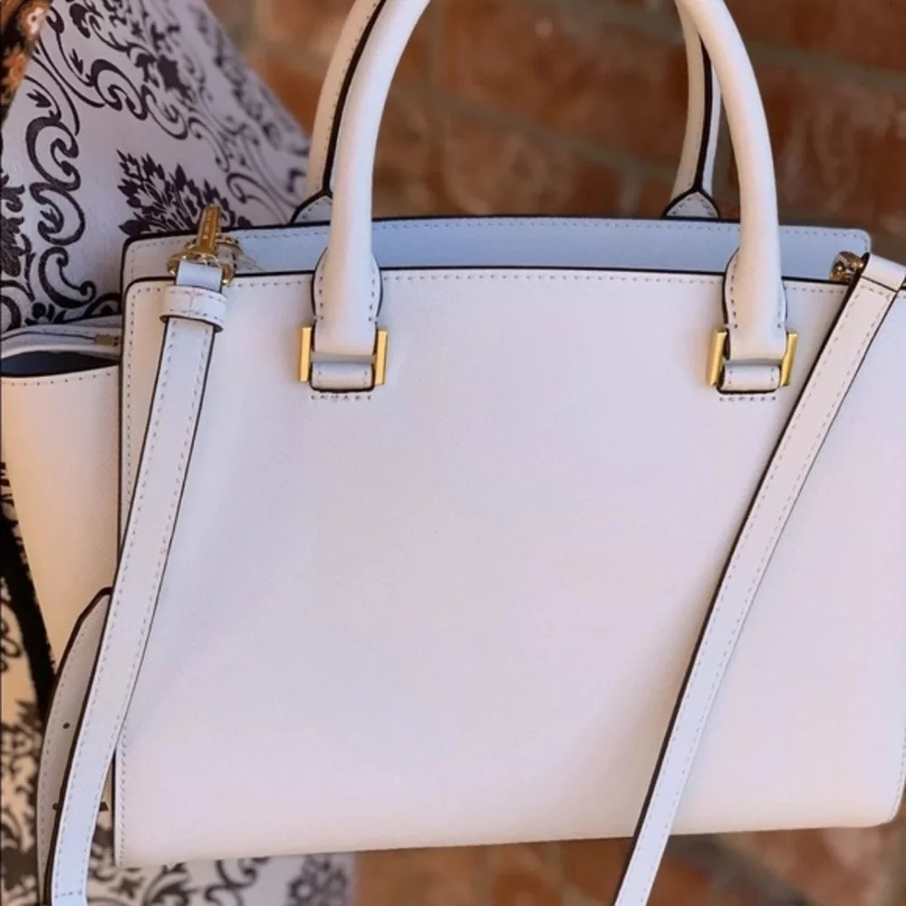 Michael kors Selma satchel bag+ keychain set